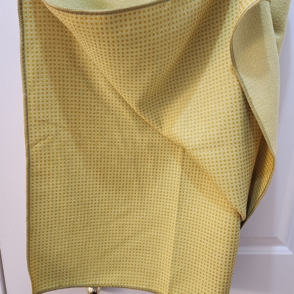 Marrakesh Collection Yoga Towel NWOT Chartreuse with Gray 24"x68" - Picture 5 of 11